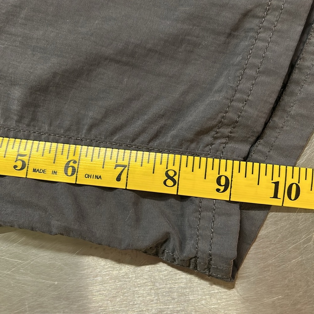 Orvis Classic Collection cargo shorts.  32 - Picture 15 of 16